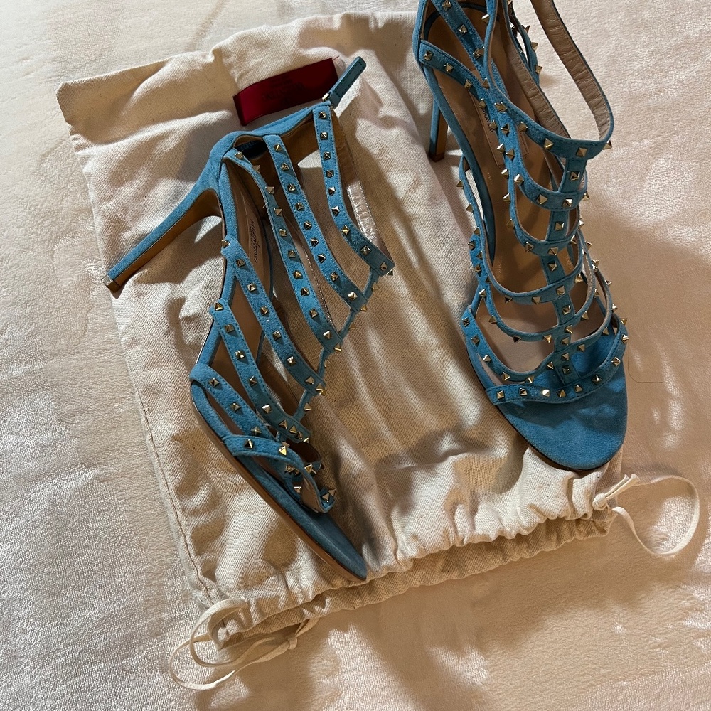 Authentic Valentino sandal with dust bag